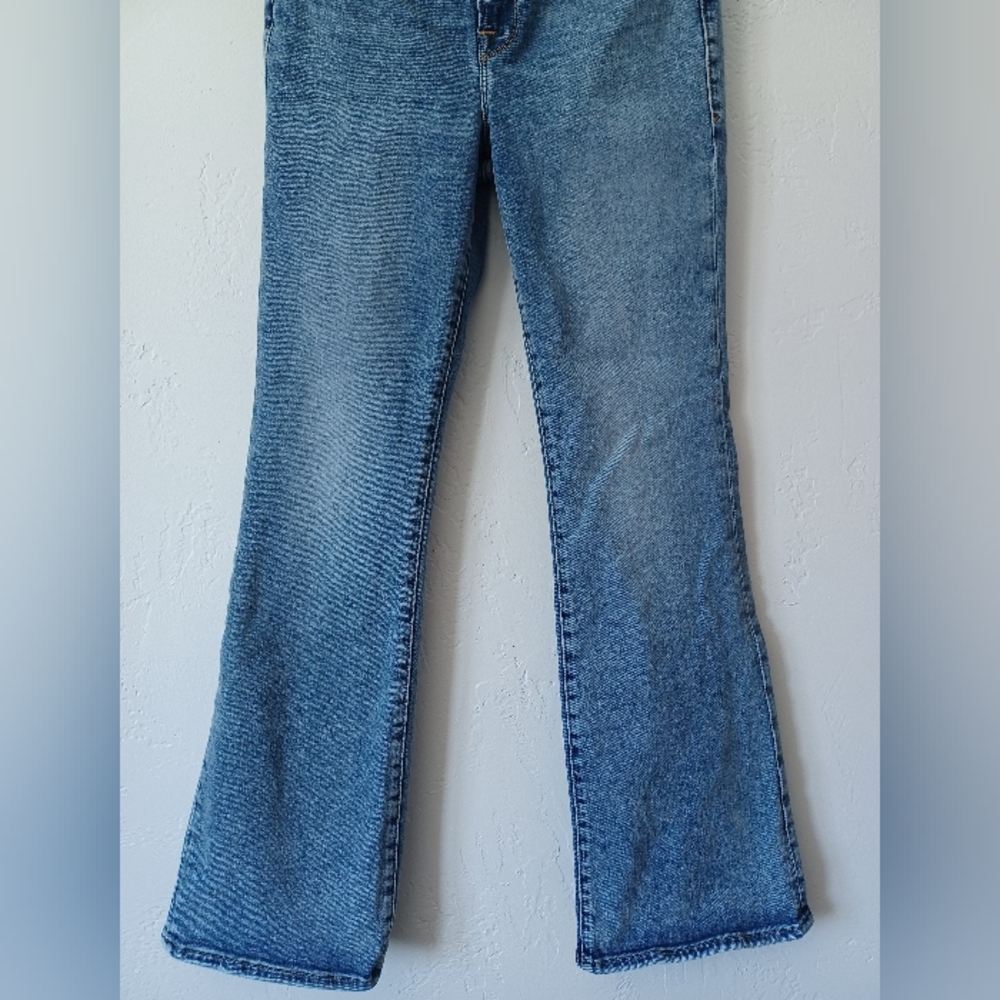 NWOT Good American High-rise Flare Jeans 32 In Inseam - Picture 4 of 9